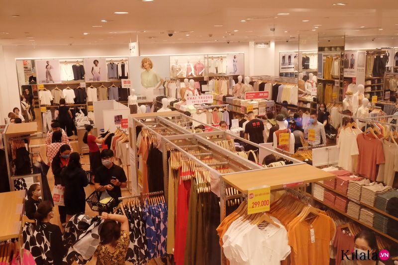 Uniqlo Vincom Landmark 81